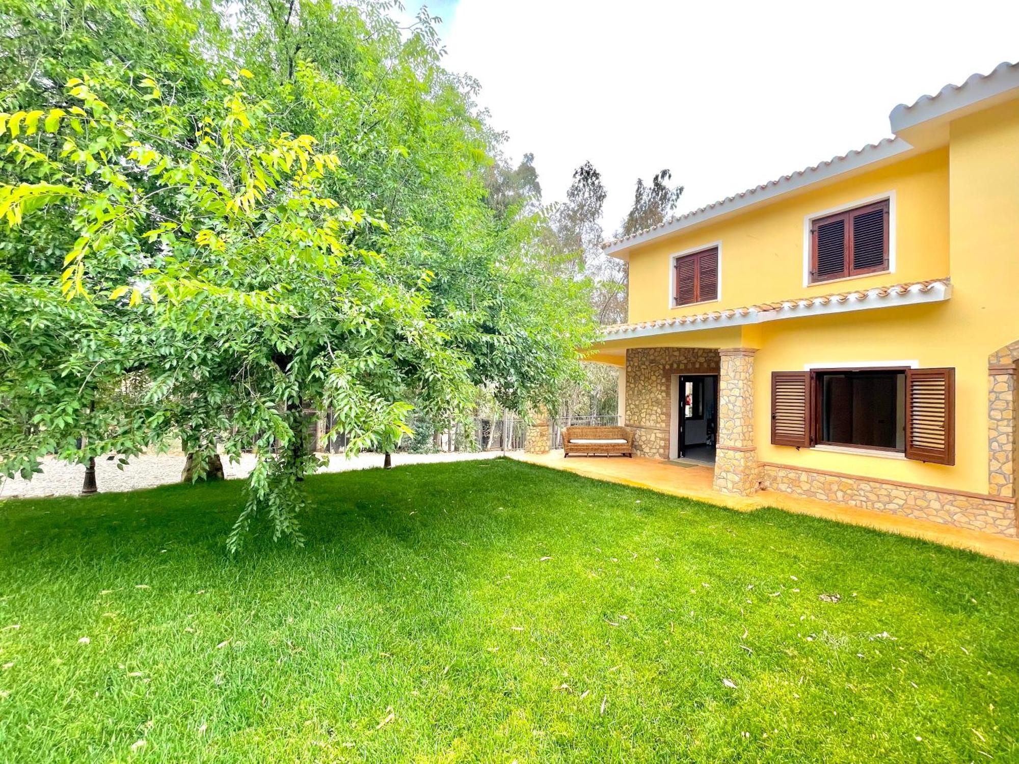 Villa With Pool 카데두 외부 사진