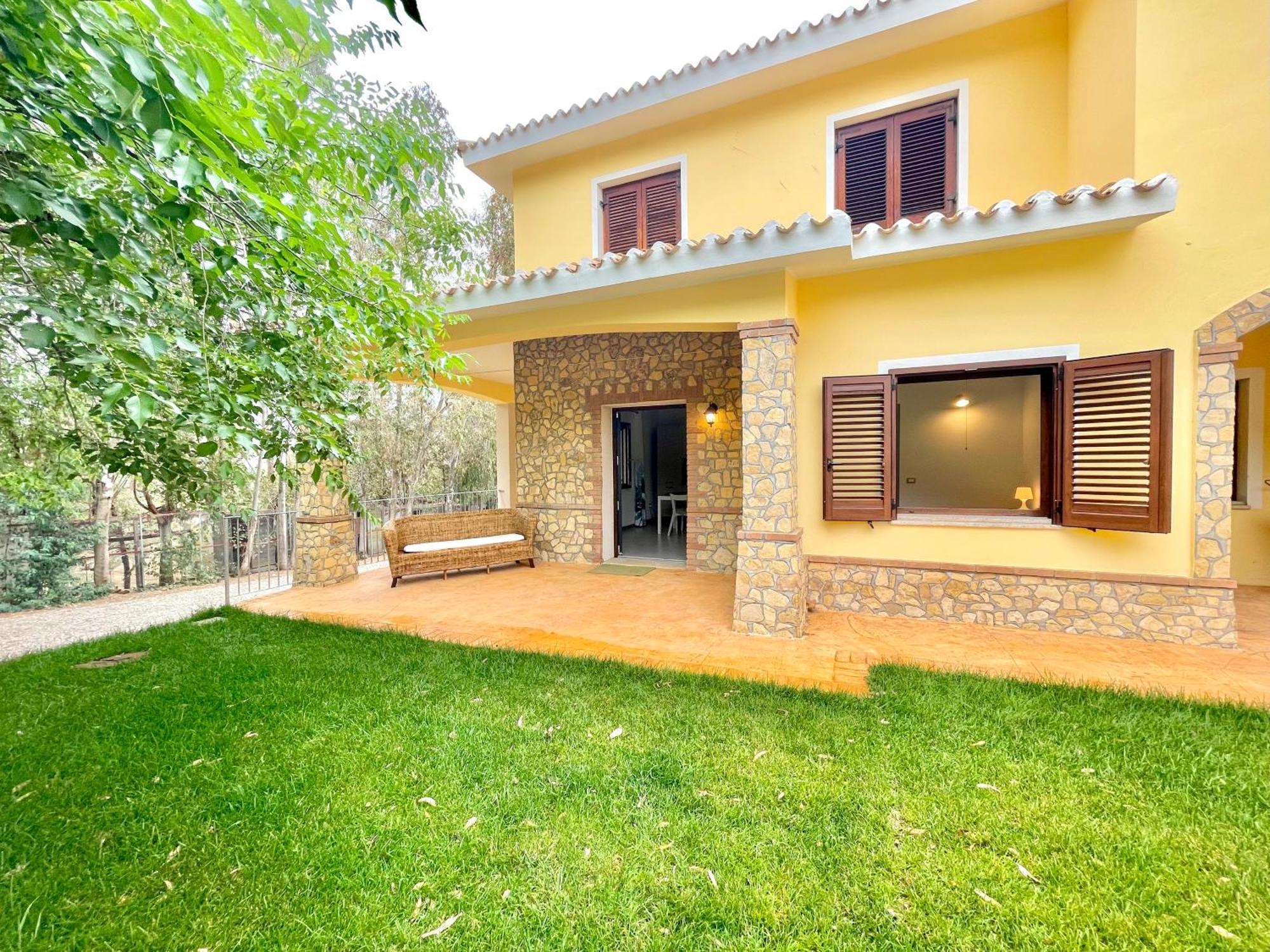 Villa With Pool 카데두 외부 사진