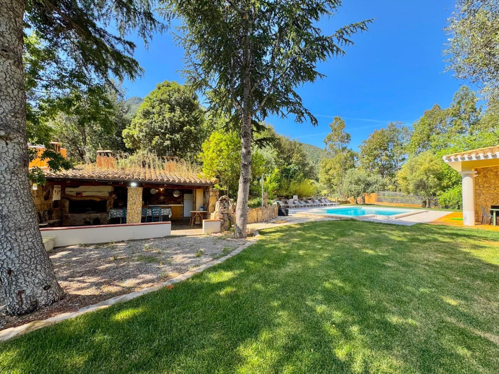 Villa With Pool 카데두 외부 사진